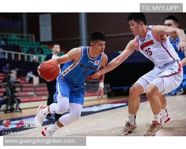 上海篮球队在邀请赛中以66分稳居积分榜首位展现强劲实力